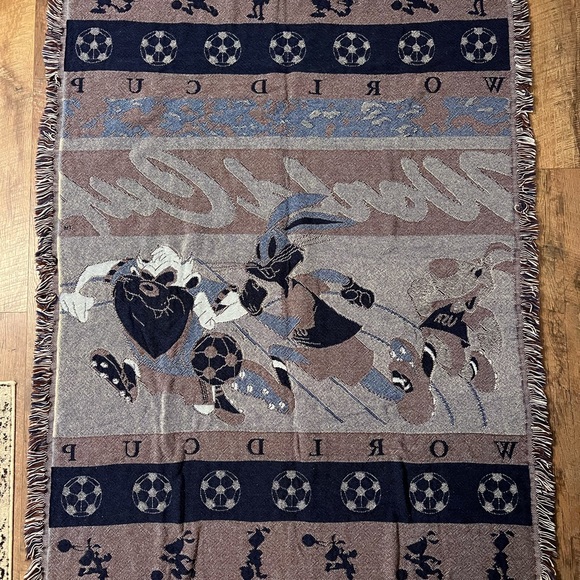 Rare World Cup USA 1994 Woven Blanket Tapestry Throw Looney Tunes Soccer - Picture 4 of 6
